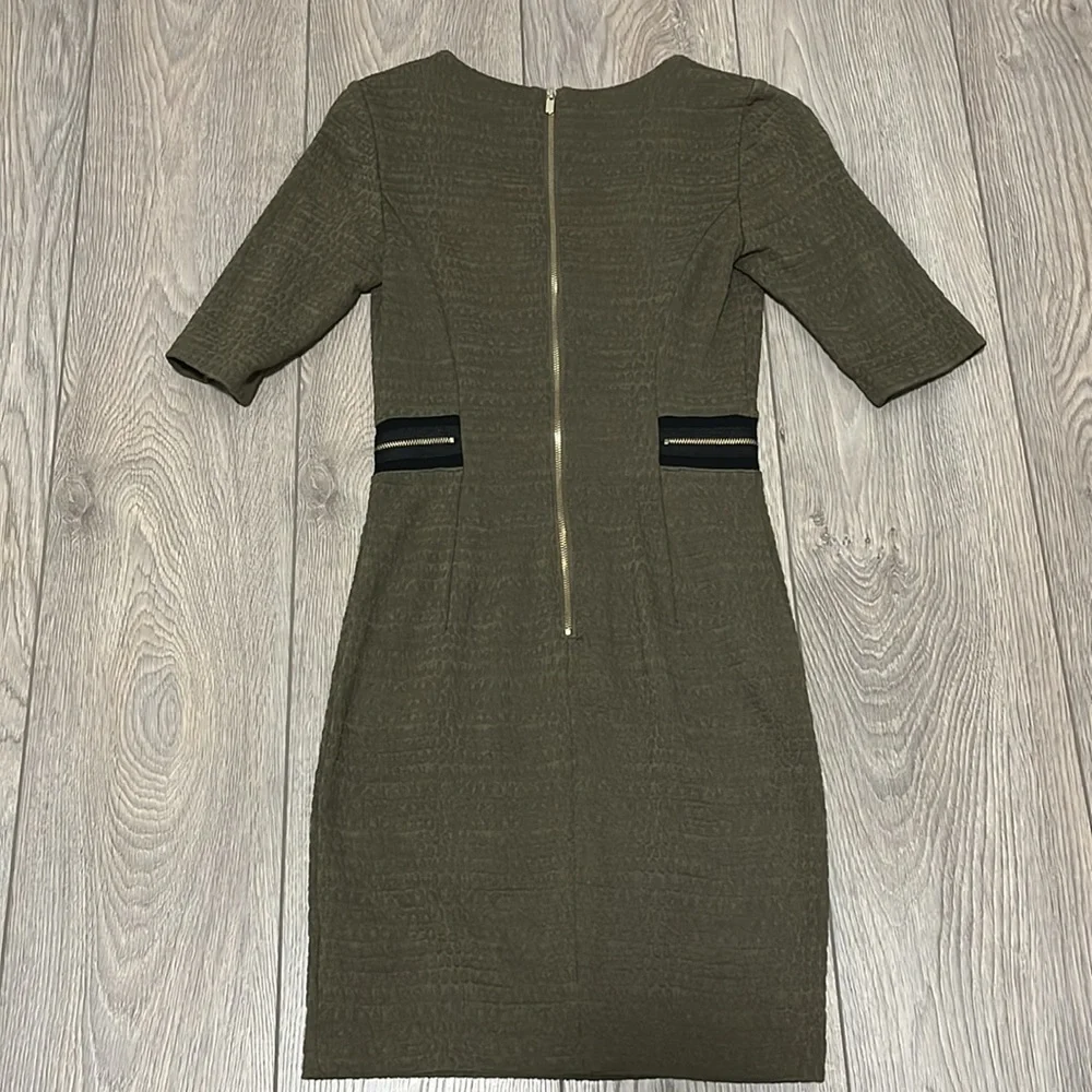 Dynamite Army Green Textured Bodycon Midi Dress Size XS - Picture 9 of 11